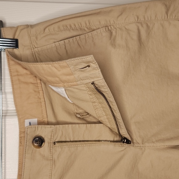 Old Navy Women's Tan High Rise Everyday Short Size 6 - Picture 7 of 10